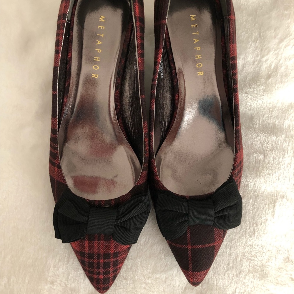 NWOT Fall 2019 Red Plaid Bow Kitten Heeled Pumps